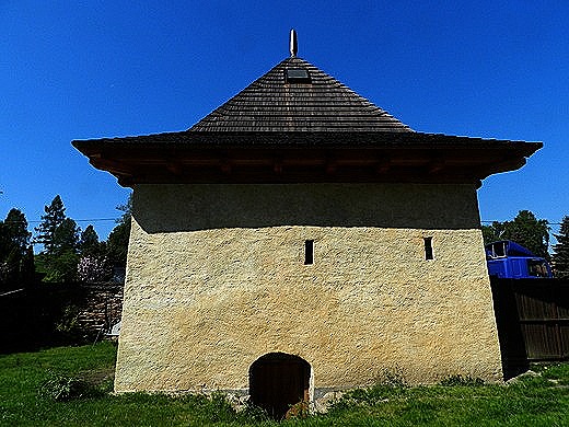 Prostředkovice, špýchar - restaurování fasády SV průčelí