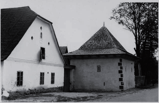 Prostředkovice, špýchar - historická fotografie, 1957